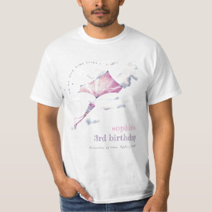 Cute Rosa Flies Kite Himlar Clouds Birdday Family T Shirt