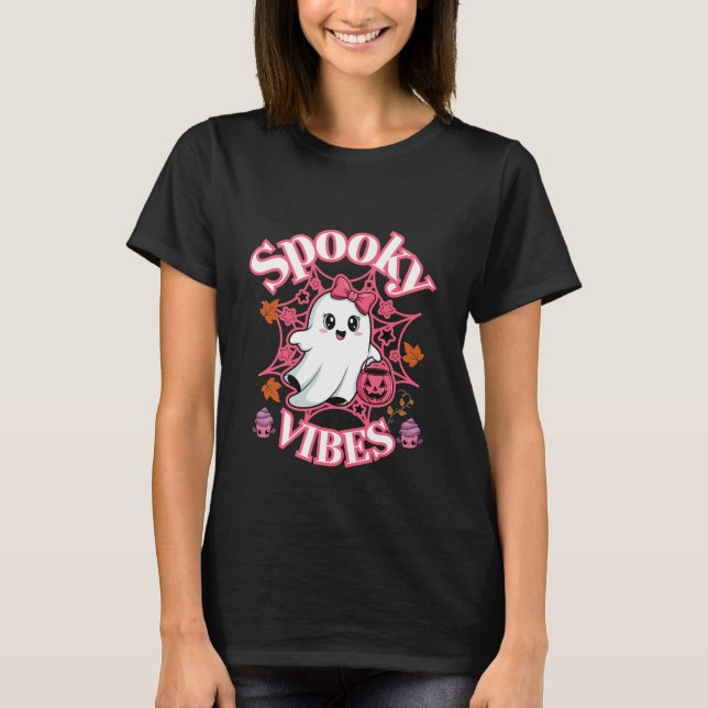 Cute Rosa Ghost Spooky Vibes Art T Shirt (Framsida)