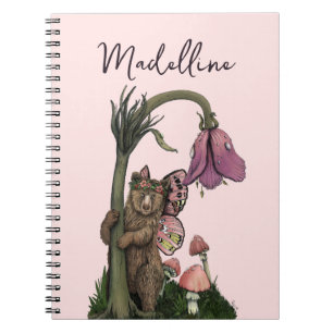 Cute Rosa Grizzly Bear Fairy in Enchanted Forest Anteckningsbok