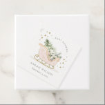 Cute  Rosa Guld Winter Sleigh Baby Shower Gåvor Etiketter<br><div class="desc">Sleigh Winter Theme Collection. - Det är en söt pastellfärgning Illustration av rosa guld sleigh fylld med julklapp gräs träd, gåvor och vinterbär med klassy guld star ram och snöfall i bakgrunden. Perfekt för dina små vinterfödelsedagsfester. Det är mycket enkelt att anpassa, med dina personuppgifter. Om du behöver någon annan...</div>