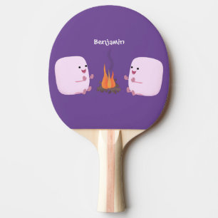 Cute rosa marshmallow efter tecknad av lägerbrand pingisracket