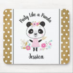 Cute Rosa Panda Girly-Personlig Musmatta<br><div class="desc">En söt personlig panda dekorerar den här musmattan med orden "Party som en Panda" och personlig med namnen du väljer.gräns dekoreras med en guld och vit polka punkt mönster. Cute-gåva till en interpoleringsflicka. Designad för dig av Blackberry Boulevard.</div>