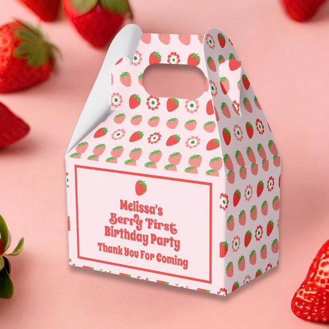 Cute Rosa Red Berry First Birthday Favbox Presentaskar (Skapare uppladdad)