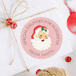 Cute Rosa Vintage Jultomten jul Runt Klistermärke<br><div class="desc">Julklistermärken i Jultomten av vintage med rosa bakgrund! Roligt för att slå in dina julklappar. Kommer i en mängd färg. Designad av Blackberry Boulevard.</div>