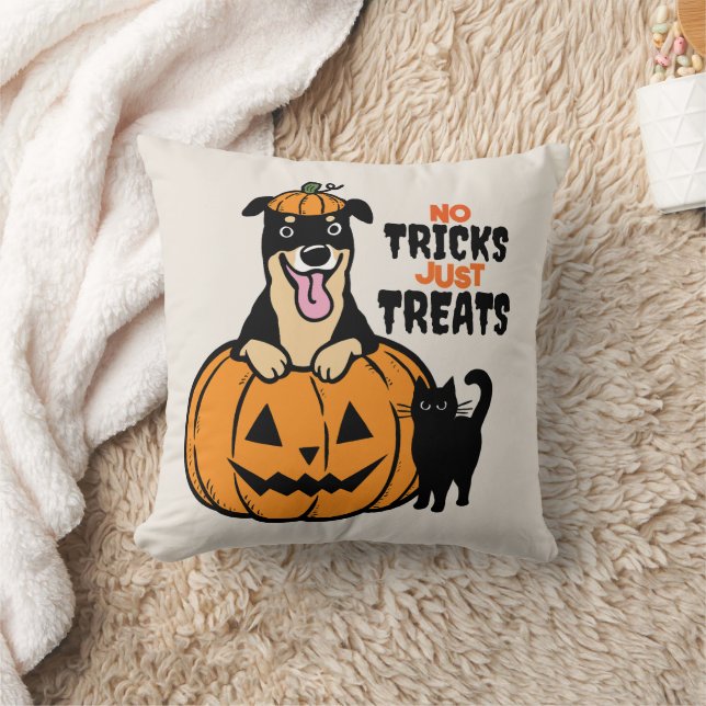 Cute Rottweiler Halloween, inga tricks bara tremor Kudde (Filt)