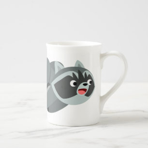 Cute Running Tecknad Raccoon Benporslin Mugg