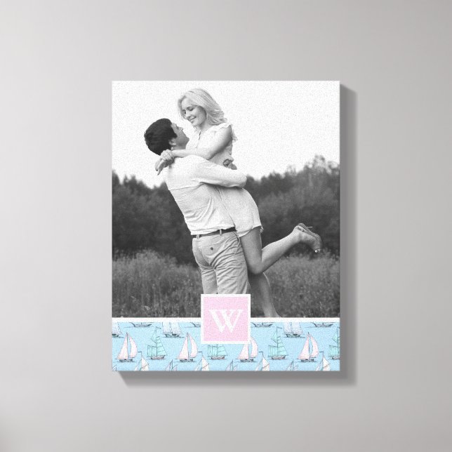 Cute Sailboat | Foto med Monogram | Monogram Canvastryck (Framsida)