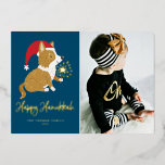Cute Santa Corgi Photo Blue Lycklig Hanukkah<br><div class="desc">Lycklig Hanukkah! Skicka ditt festive hälsning med det här anpassadet guld-folie Hanukkah-fotoplatta. Det är en vacker kargi som bär en julhatt. Anpassa genom att lägga till foto,  namn,  år och andra detaljer. Det här söta corgi-fotot Hanukkah-platta kortet finns i andra folier i färg.</div>