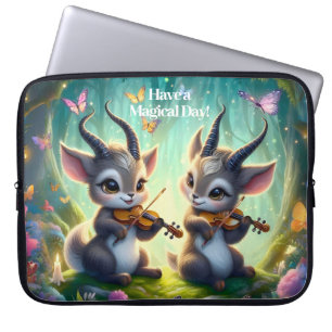 Cute Saolas spelar Violas i en magisk skog Laptop Fodral