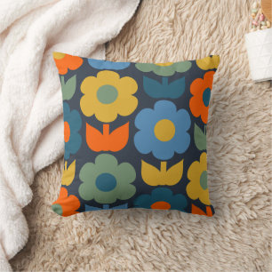 Cute Scandi Retro Modern Blommönster Blue Kudde