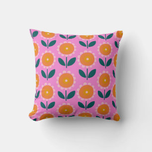 Cute Scandinavian Flowers in Rosa and Orange Kudde