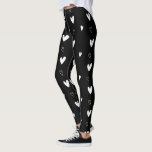 Cute Scandinavian Heart Mönster Black and White Leggings<br><div class="desc">Svart vita hjärtklappade Skandinaviska skinn</div>
