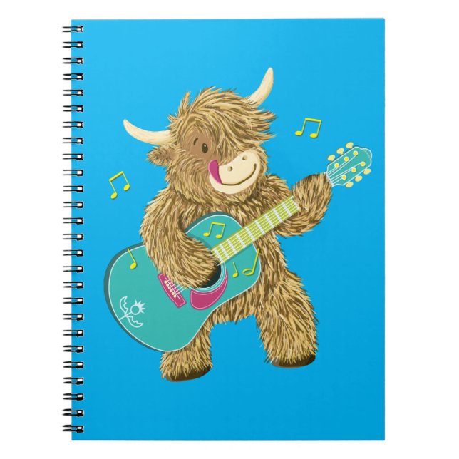 Cute Scottish Highland Cow Plays Guitar Anteckningsbok (Framsidan)