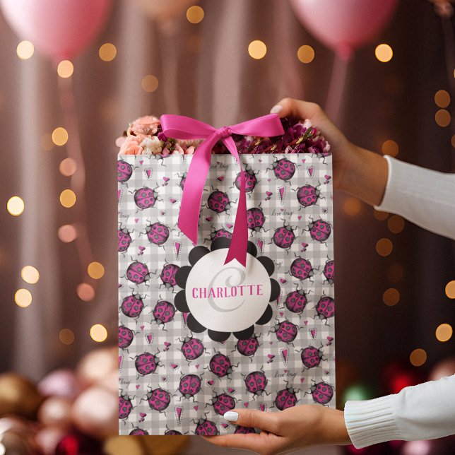 Cute Shock rosa & Black Ladybug Teckning Mönster K (Hand-drawn Hot Pink Ladybugs Gift Bags/Soft Gray Gingham background. Super Cute. Super Girly! S-M-L)