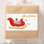 Cute Siamese Cat Sleigh Gift Märkre Fraktsedel<br><div class="desc">På de här märkrna för söta Helgdag sitter en siamesisk katt i ett dekorativt fodral för söt och guld. Förutom katten är gåvan paket bunden med färgstarka bögar. Skripttexten i guld vid högerna säger "GOD JUL" och anpassningsbarna är röd. Perfekt till din julklapp paket! Det finns många fler katt- OCH...</div>
