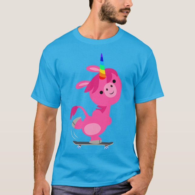 Cute Skateboarding Tecknad Unicorn T-Shirt (Framsida)