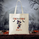 Cute Skeleton Barn Bus eller godis Halloween Tygkasse<br><div class="desc">Utformning av kutt skelett och fladdermus "Bus eller godis".</div>