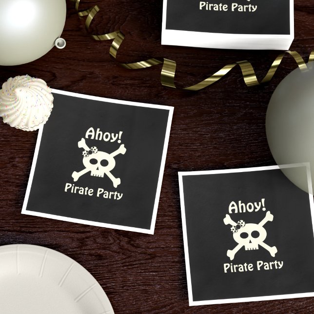 Cute Skull & Crossbone Black Pirat Party Napkins Pappersservett (Ahoy Me Lovelies! Here's cute pirate skull and crossbones with a spotted hair bow paper napkins. )