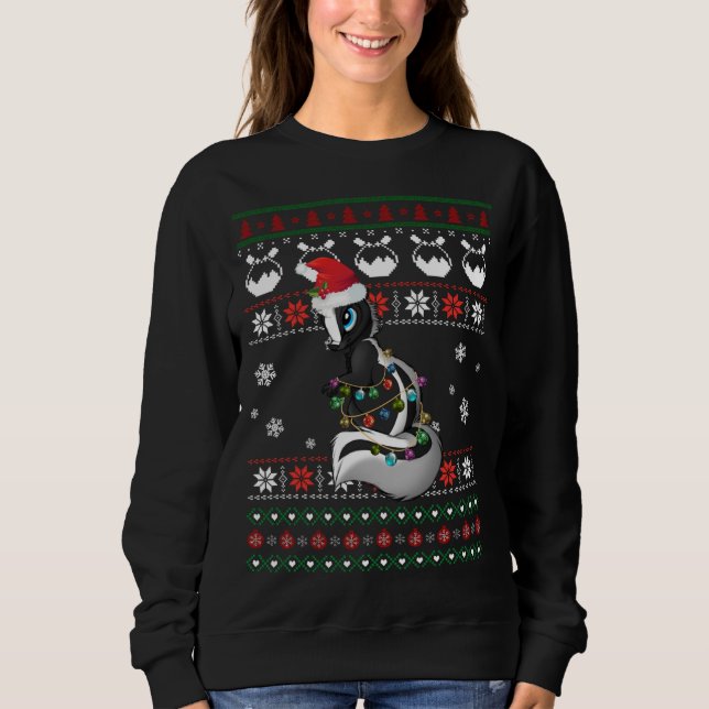 Cute Skunk Ugly Sweater jul Light Pajama Gif T Shirt (Framsida)
