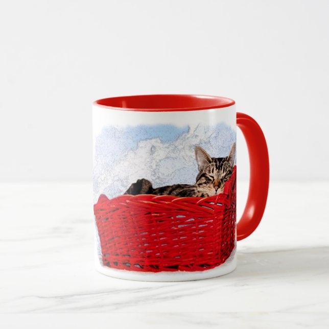 Cute Sleeping Kitten i Bright Red Basket Photo Mugg (Framsida höger)