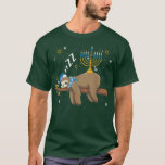 Cute Sleeping Sloth Menorah Jewish Helgdag Hanukka T Shirt<br><div class="desc">Cute Sleeping Sloth Menorah Jewish Helgdag Hanukkah Chanukah .</div>
