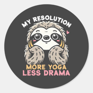 Cute Sloth Yoga Sticker - mer Yoga Less Drama Runt Klistermärke