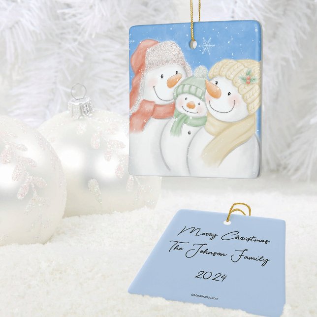 Cute Snö Julgransprydnad Keramik (Cute Snow Family Custom Christmas Ornament)