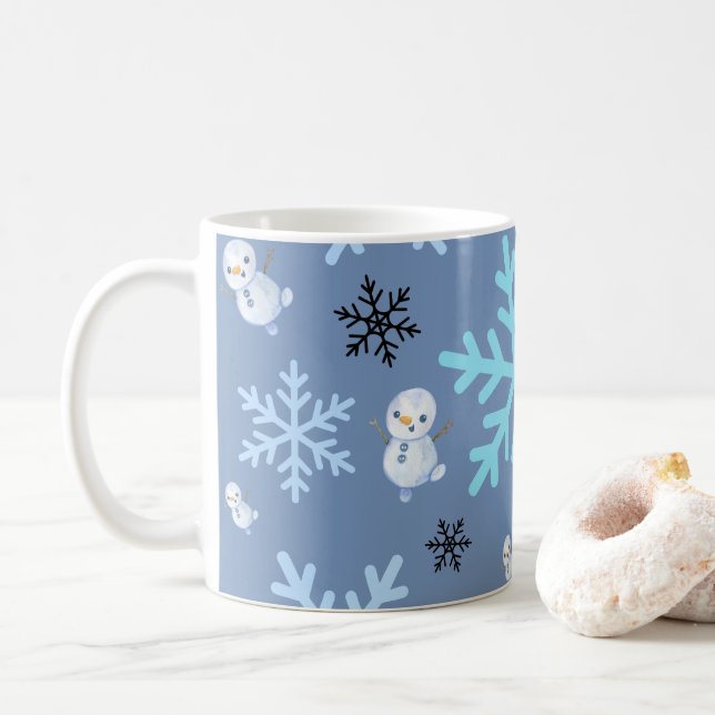 Cute snögubbar och snöflingor i tårblått kaffemugg (Med munk)