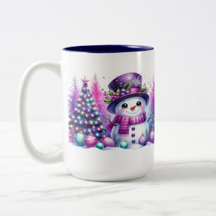 Cute Snögubbe omgiven av Julgranar Två-Tonad Mugg