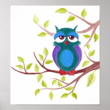 Cute sömnig uggla på en träd-Tecknad