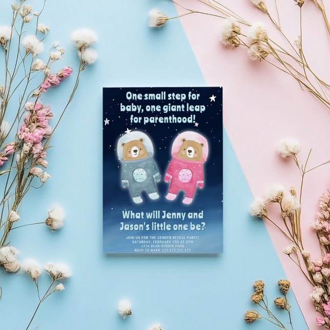 Cute Space-Thated Gender Reveal Astronaut Bears Inbjudningar (Fun space astronaut bears one in pink, on in blue gender reveal invitation card)