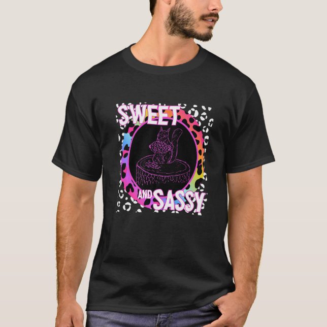 Cute Squirrel 90s Nostalgia Rainbow Leopard Skriv  T Shirt (Framsida)