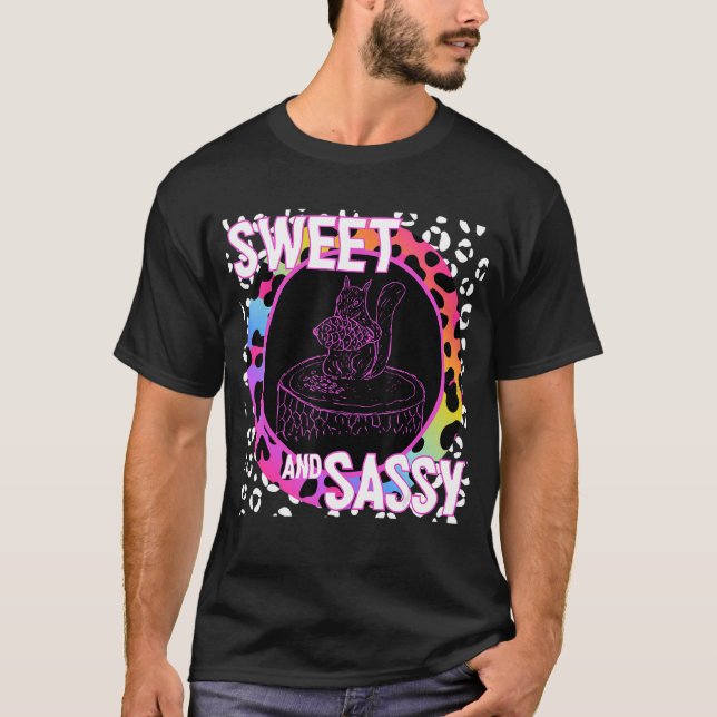Cute Squirrel 90s Nostalgia Rainbow Leopard Skriv  T Shirt (Framsida)