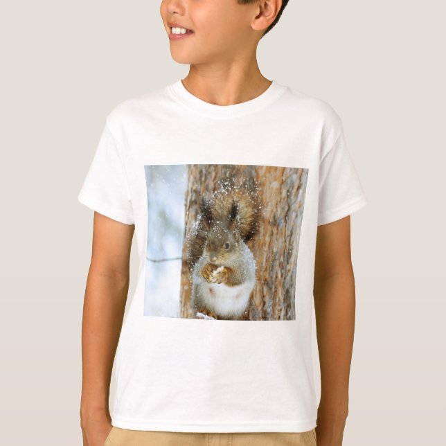 Cute Squirrel i ett vinter liggande T Shirt (Framsida)