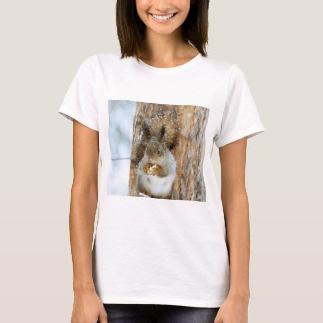 Cute Squirrel i ett vinter liggande T Shirt (Framsida)