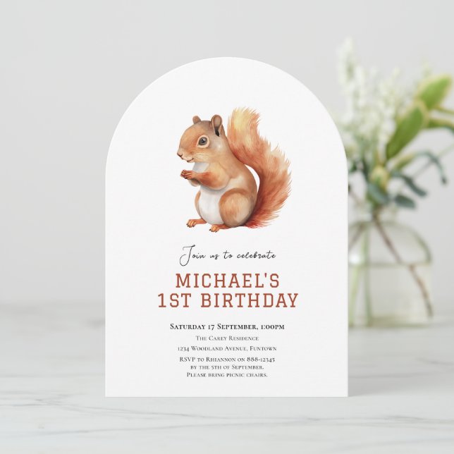 Cute Squirrel-inbjudan till träfödelsedag Inbjudningar (Stående Fram)