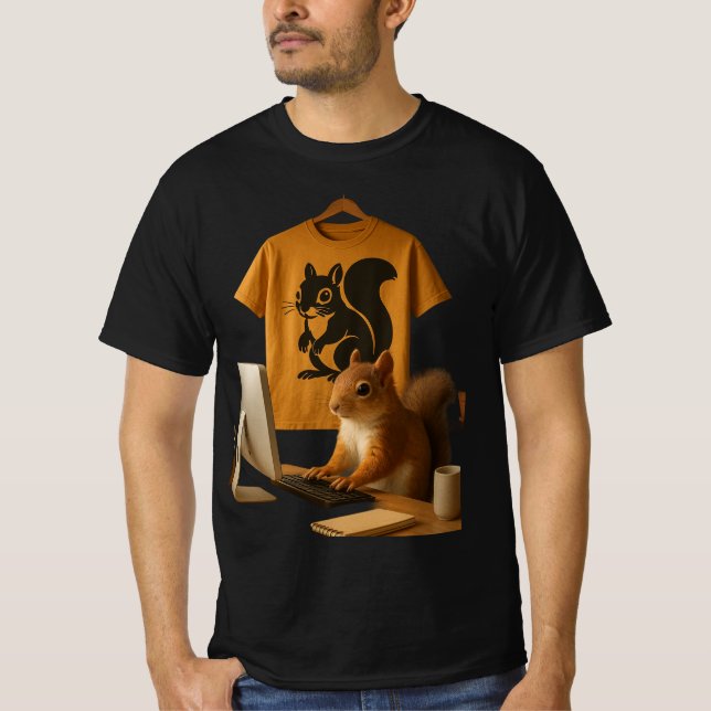 Cute Squirrel och Laptop Graphic T-Shirt (Framsida)
