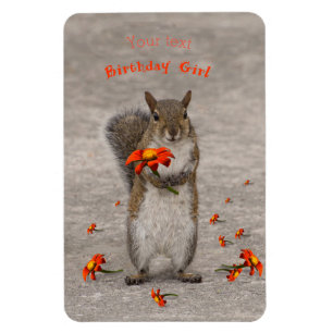Cute Squirrel som håller en röd blomma personlig Magnet
