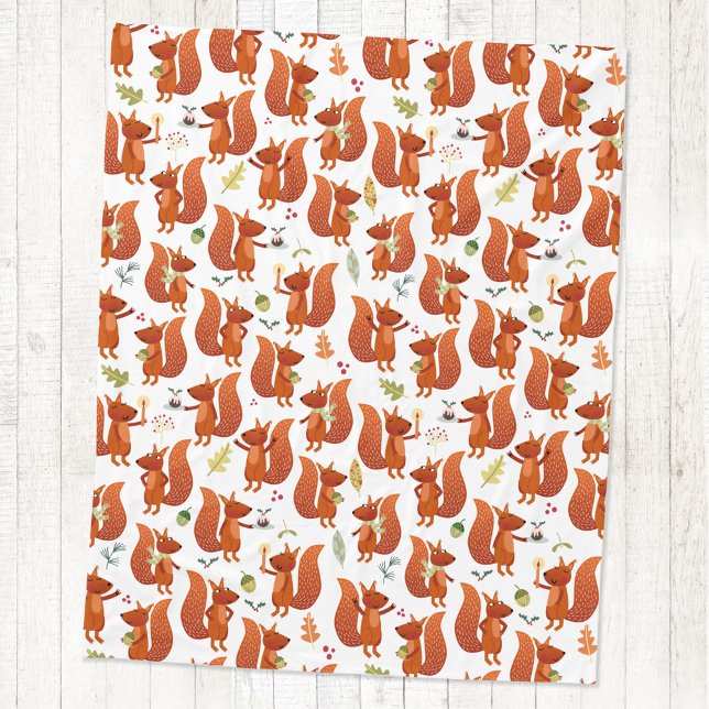Cute Squirrel Woodland Animal Fleecefilt (Fun red squirrel pattern fleece blanket by Nic Squirrell)