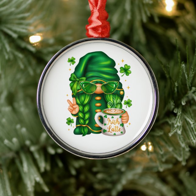 Cute St Patricks Day Gnome Drinking Coffee Julgransprydnad Metall (Träd)