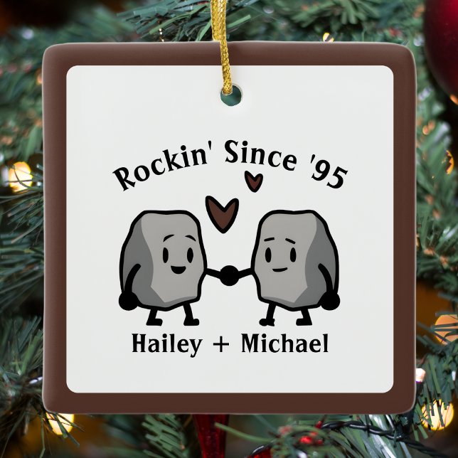 Cute Sten Pun Newlyged Couple Bröllop-årsdagen Julgransprydnad Keramik (Cute Rock Pun Newlywed Couple Wedding Anniversary Ceramic Ornament)