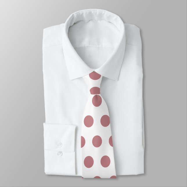 Cute stor dammig ro polka dots på vitt slips (Bunden)