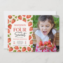 Cute Strawberry Four ever Sweet 4e födelsedagen Ph Inbjudningar