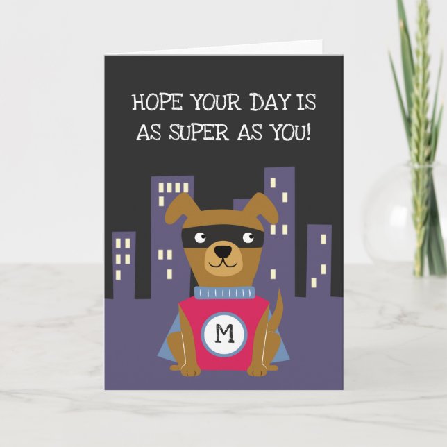 Cute Superassistance Hund med Monogram Boys Birthd Kort (Framsida)