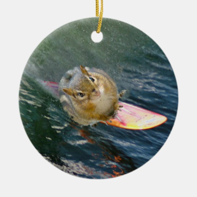 Cute Surfing Chipmunk Julgransprydnad Keramik (Framsidan)