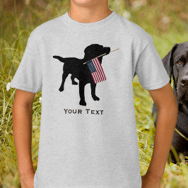 Cute Svart lab Hund holding USA flagga, 4 juli T Shirt