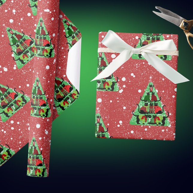 Cute Svarta katter i Sweaters Julgran Red Presentpapper (Cute Black cats form a festive Christmas tree wearing their Christmas sweaters)