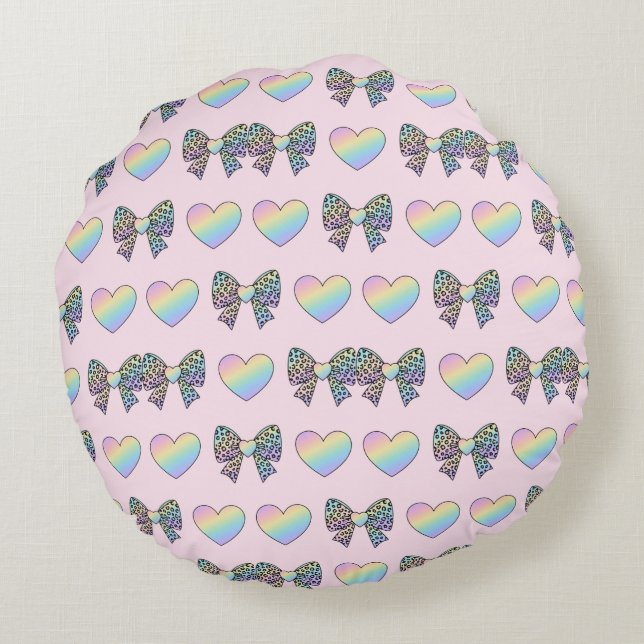  cute sweet rainbow hearts pastel gradient pattern rund kudde (Baksidan)