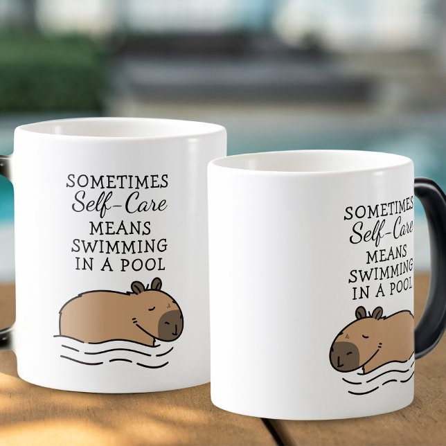 Cute Swimming Capybara Self Care Magisk Mugg (Skapare uppladdad)