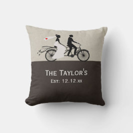 Cute Tandem Bike Bride and Groom Bröllop Kudde